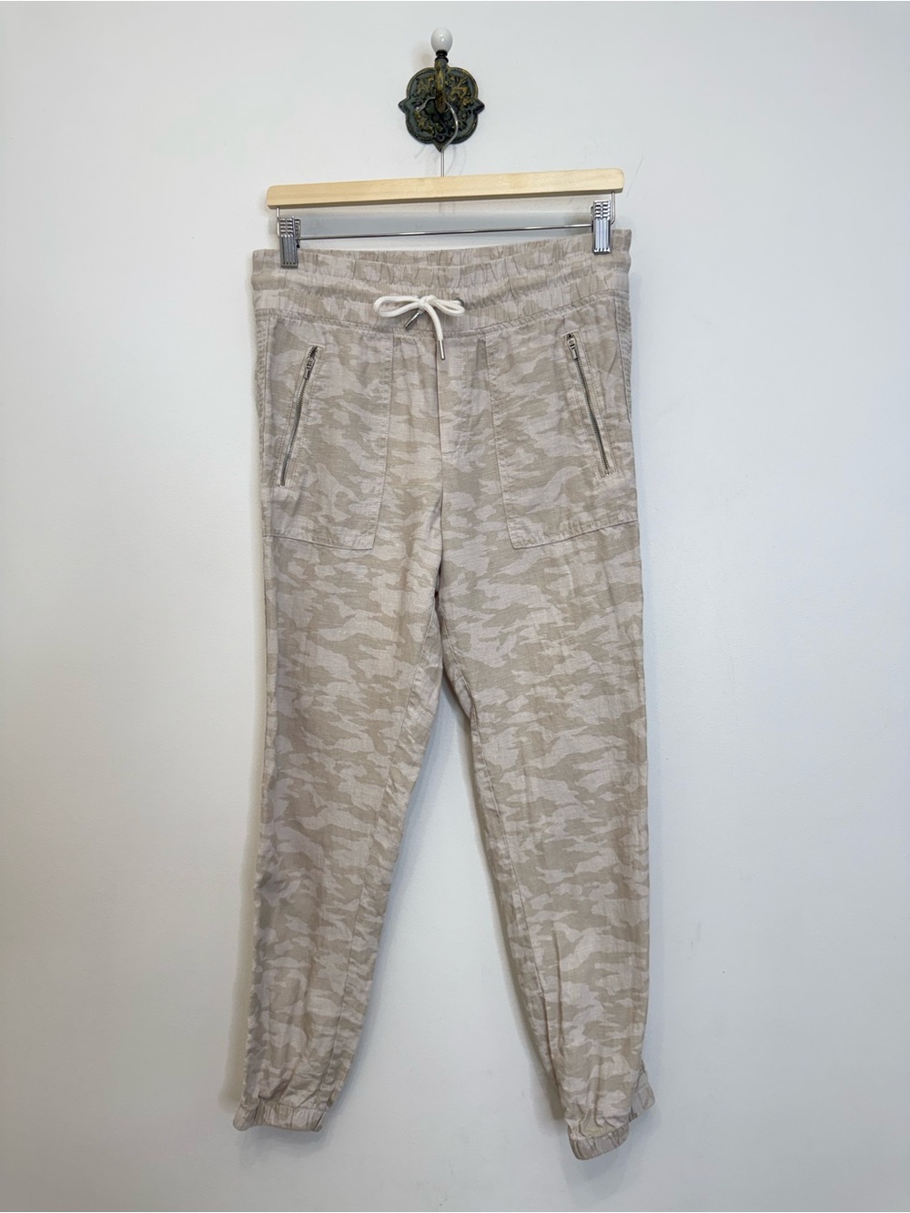 Athleta Cabo Tide Linen Jogger Neutral Camo Warm Weather Women's 4 Summer Travel